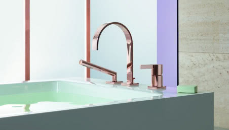 Różowe złoto w łazience