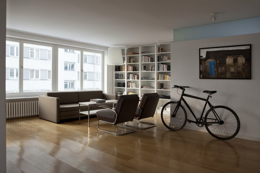 W tym minimalistycznym apartamencie nie ma...