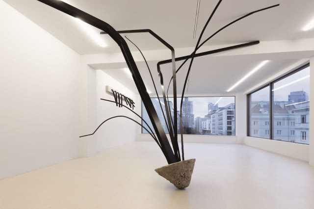 Monika Sosnowska, wystawa
,,Martwa natura" w Fundacji Galerii
Foksal, Warszawa, 2015, dzięki
uprzejmości artystki oraz Fundacji
Galerii Foksal, fot. Bartek Górka