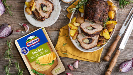 Schab faszerowany serem i suszoną śliwką