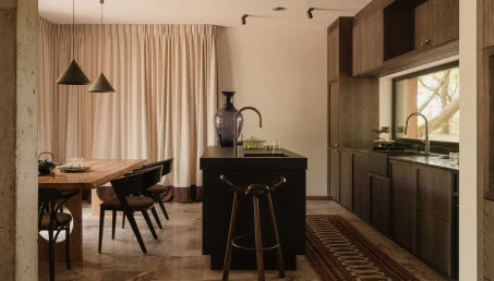 Jak dobrać baterię kuchenną do układu wnętrza? Wybór armatury w kuchniach otwartych i zamkniętych