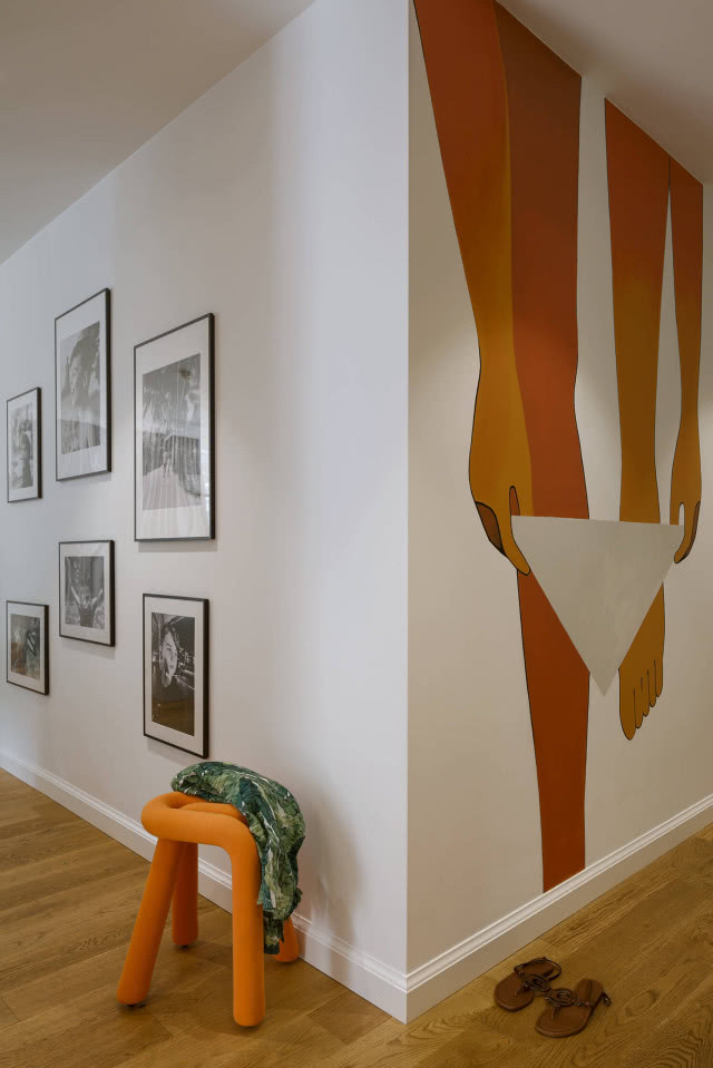 mural na ścianie w przepokoju