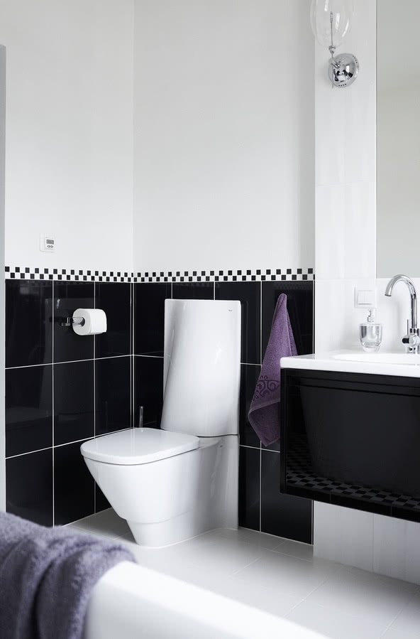 Oryginalny sedes z kolekcji Frontalis firmy Roca.