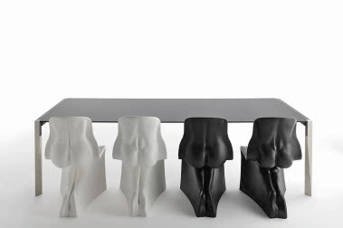 Krzesła Her oraz Him, czyli nagi design Fabia Novembre