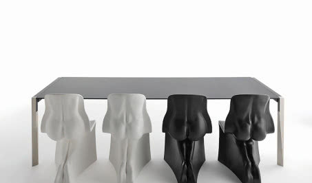 Krzesła Her oraz Him, czyli nagi design Fabia Novembre