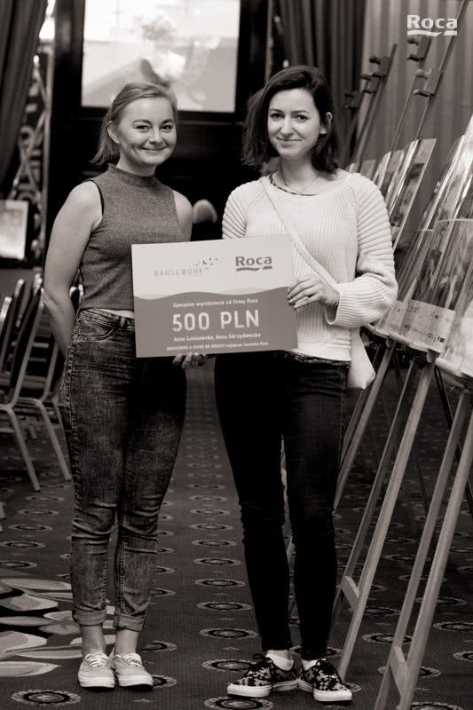 Anna Golasowska i Anna Skrzydlewska odbierają...