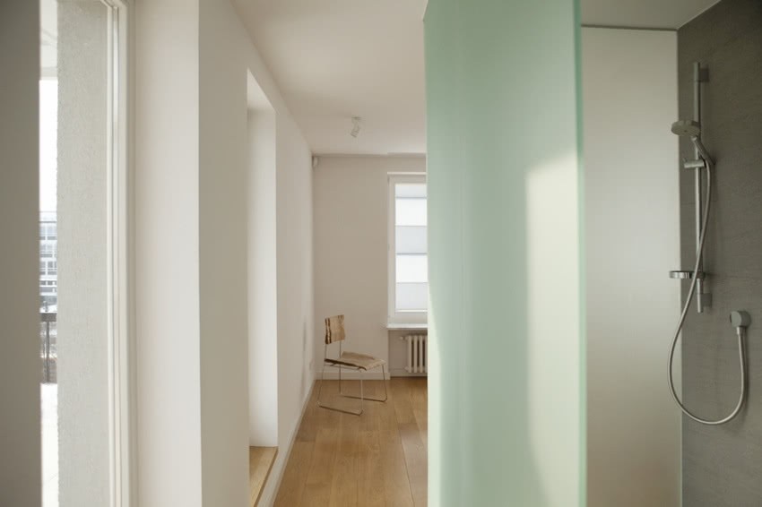 Łazienka i sypialnia na górze nie są rozdzielone...