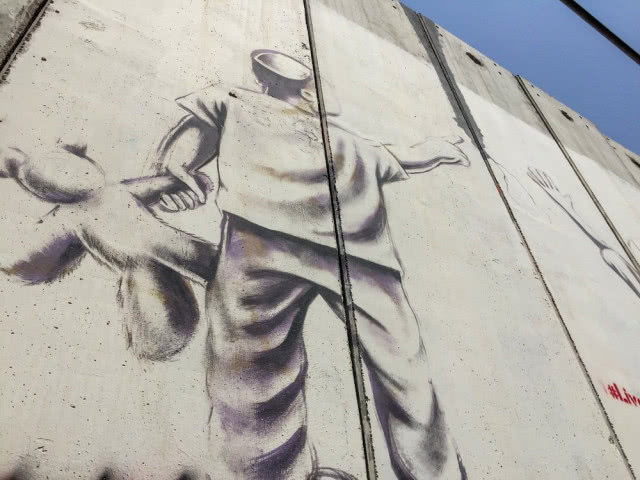 Ruszyło Muzeum Banksy’ego! Dotąd było owiane tajemnicą, tak jak sam jego bohater