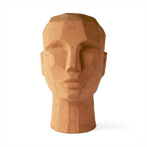 Rzeźba w kolorze terakoty