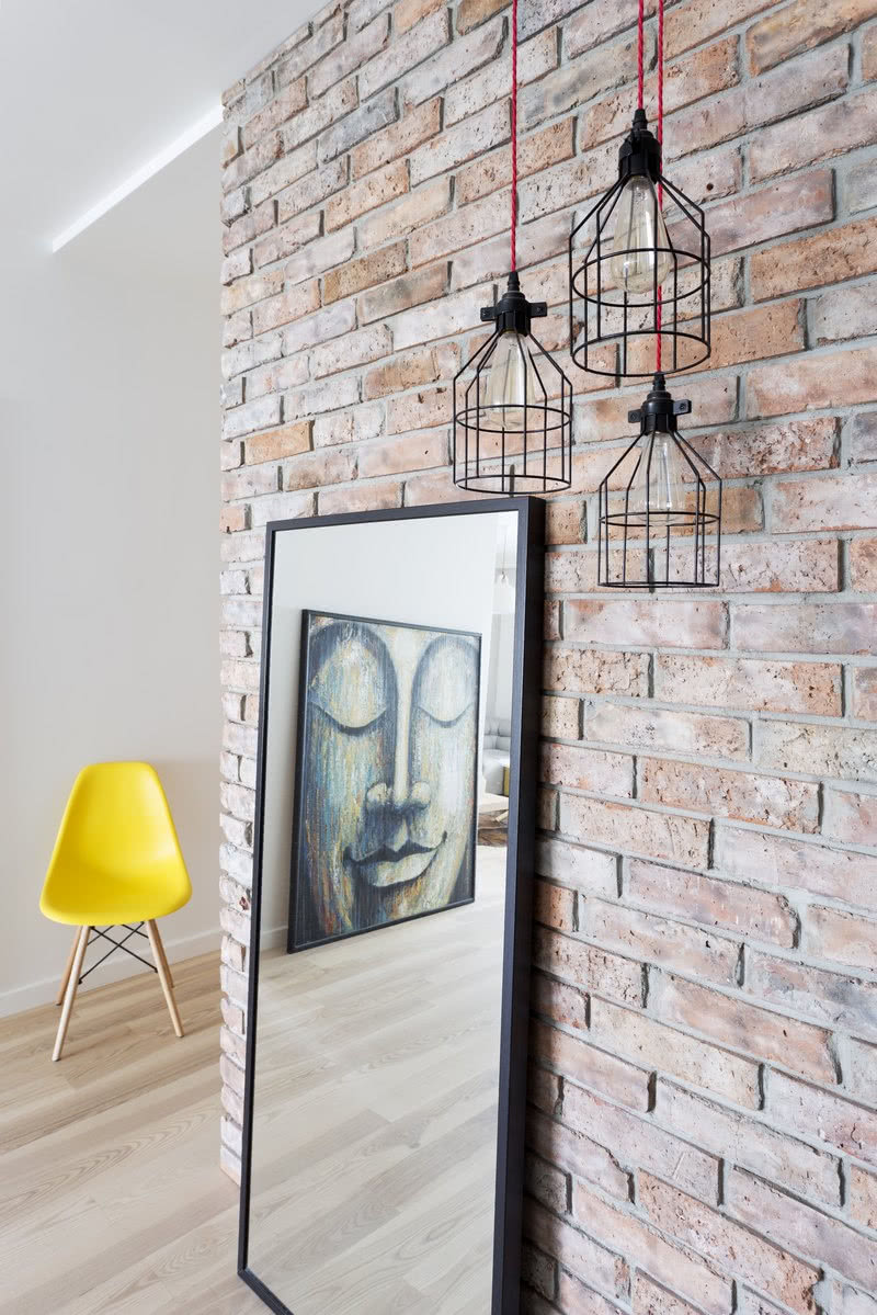 Niemal z każdego miejsca w domu jest widoczny...