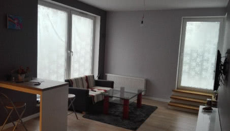 Rolety do salonu w szarościach