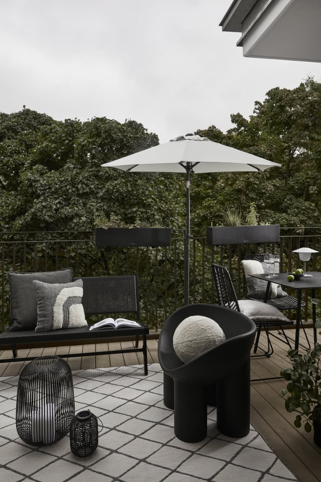 Aranżacja letniego balkonu w stylu nowoczesnym