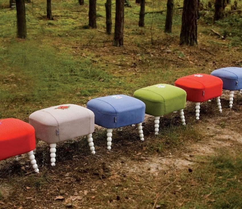 Puf Baba inspirowany jest polską sztuką ludową....