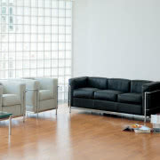 Fotel i sofa LC2, Cassina, proj. Le Corbusier