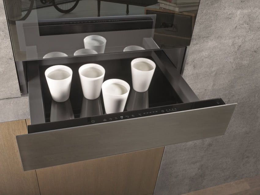 Szuflada grzejna z regulacja temperatury pozwala...