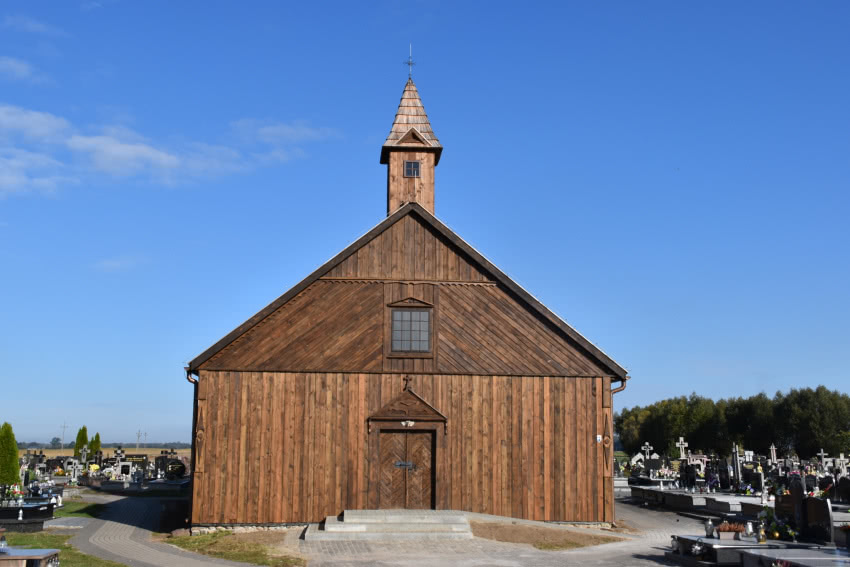 Kaplica cmentarna w Starym Lubotyniu, fot. Gmina...