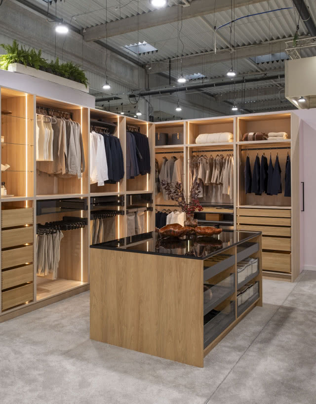 PEKA prezentuje „Szwajcarskie rozwiązania dla codziennej wygody” na targach ARSAW HOME 2025