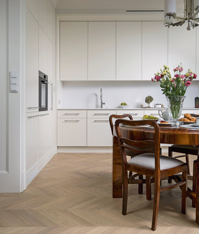 Piekarnik Dual Cook Inifnite Line™ wyposażono w system, który umożliwia pieczenie dwóch potraw w różnych trybach i temperaturach, bez mieszania zapachów oraz funkcję Dual Cook Real Steam, dzięki której potrawy przyrządza się przy użyciu pary. 