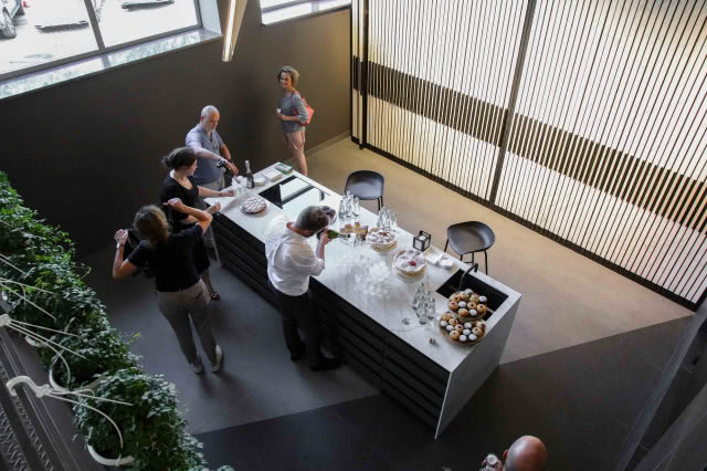 Nowy showroom Laminam w Poznaniu. Zobacz spieki kwarcowe w wielkim formacie!