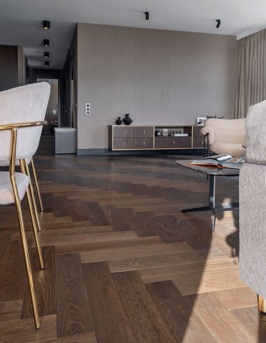 Stoliki kawowe w salonie stworzono na...