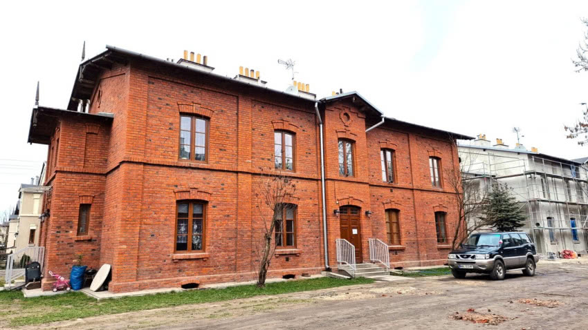 Kamienica przy ul. Piłsudskiego 82 w Markach,...