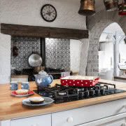 Do stylu angielskiego zaczął stopniowo przenikać...