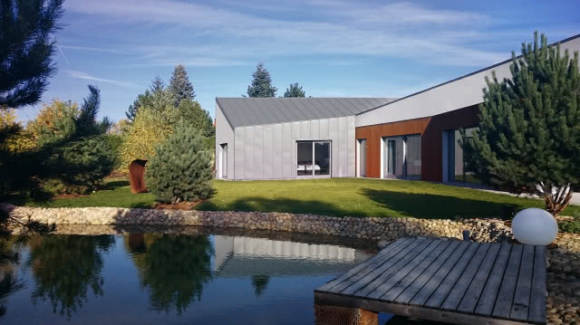 Geometryczny dom inspirowany wiatrakiem