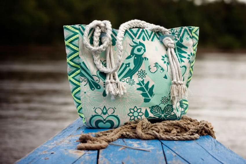 Catalina zaprojektowała wzory na torebki dla...