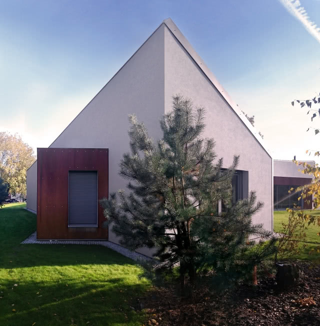 Geometryczny dom inspirowany wiatrakiem