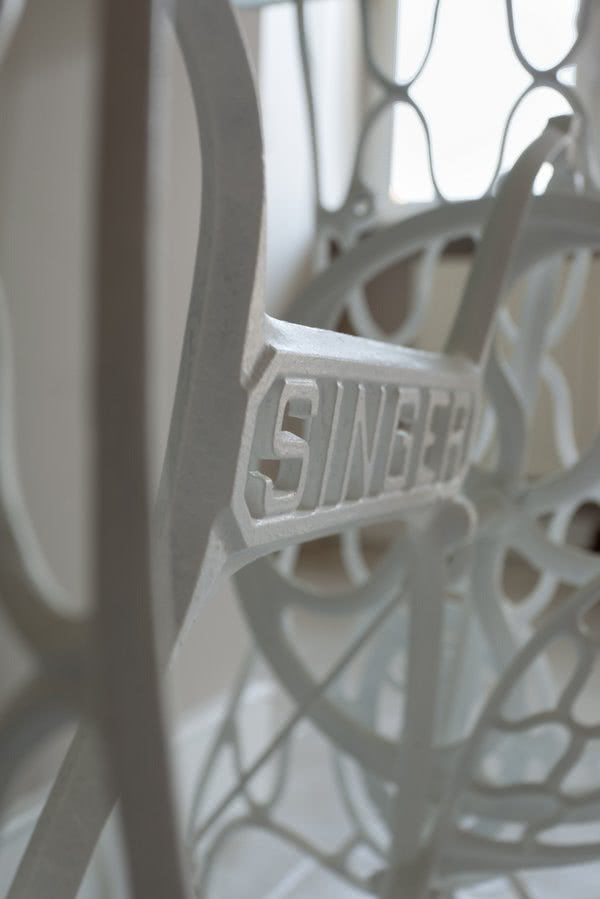 Podstawa maszyny do szycia Singera pomalowana na...
