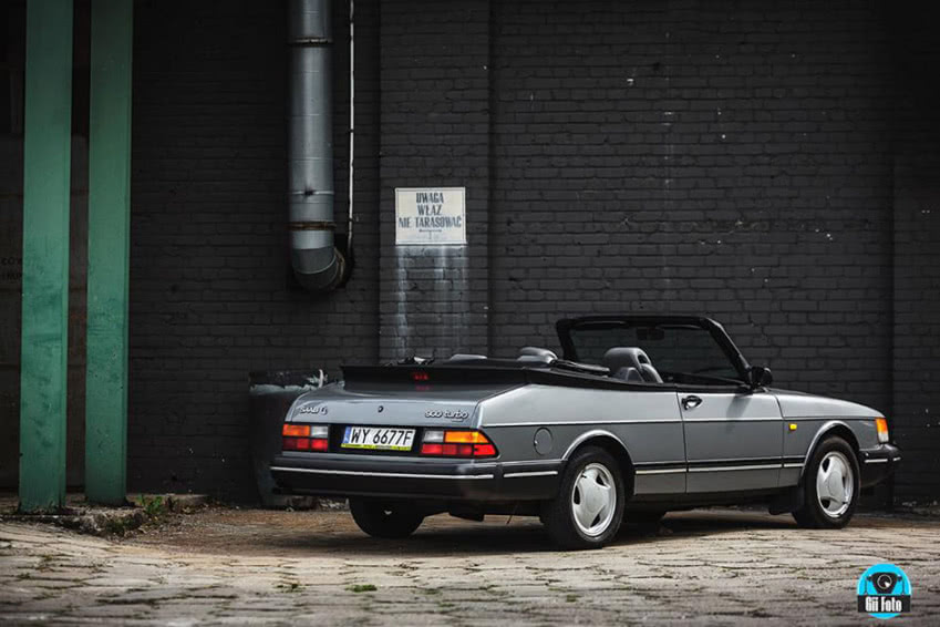 SAAB 900 cabrio odrestaurowany przez...