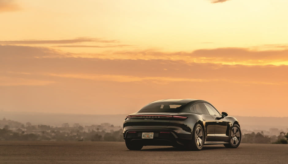 Porsche w epoce elektromobilności - jak wygląda w środku?