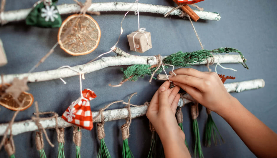 Co zamiast choinki? Jak zrobić świąteczną dekorację, czyli czym zastąpić tradycyjne drzewko bożonarodzeniowe?