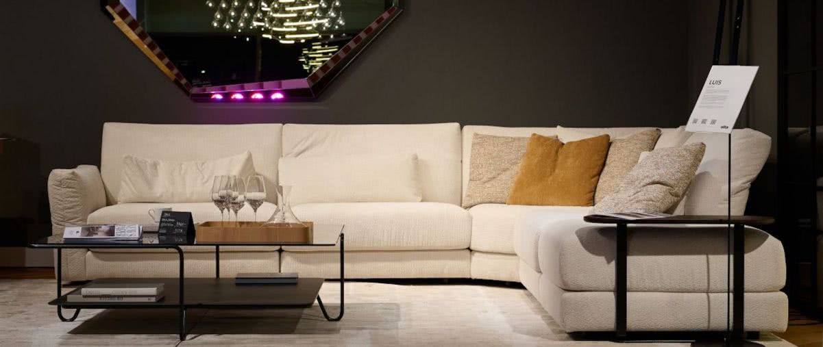 Olta - polskie sofy premium redefiniują komfort. Nowe modele ANAGA i LUIS w centrum The Olta Experience 