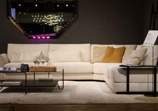 Olta - polskie sofy premium redefiniują komfort. Nowe modele ANAGA i LUIS w centrum The Olta Experience