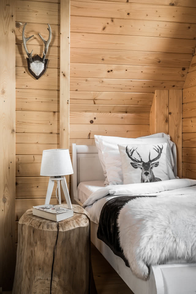 Drewniana sypialnia w górskim stylu