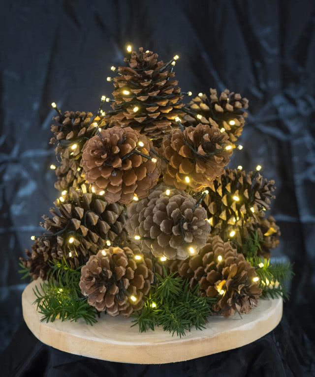 choinka z szyszek