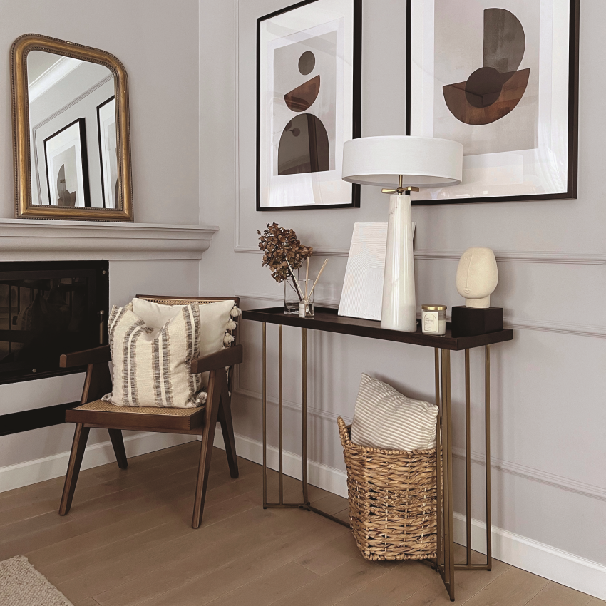 Lampa stołowa BOW została 
zaprojektowana przez...