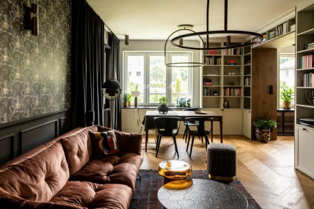 Forniry, kamienie, tapety i tkaniny - bogactwo faktur na 80 m2 w Gdyni