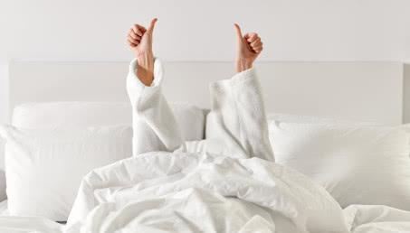 U kogo sprawdzi się kołdra obciążeniowa? - wady, zalety, cena