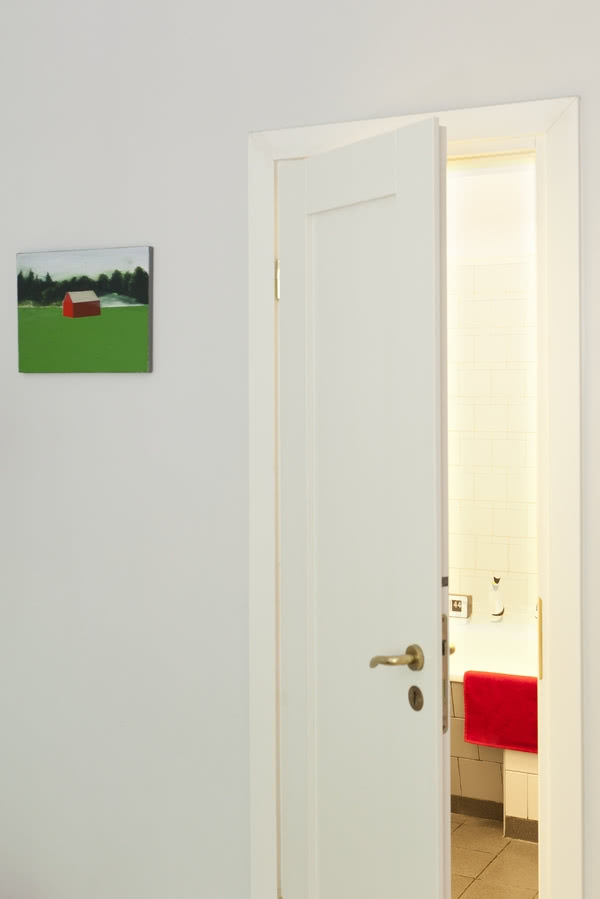 Drzwi prowadzące do łazienki