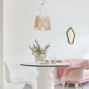 Zdobna konsola, wyszukana
na targu staroci w...