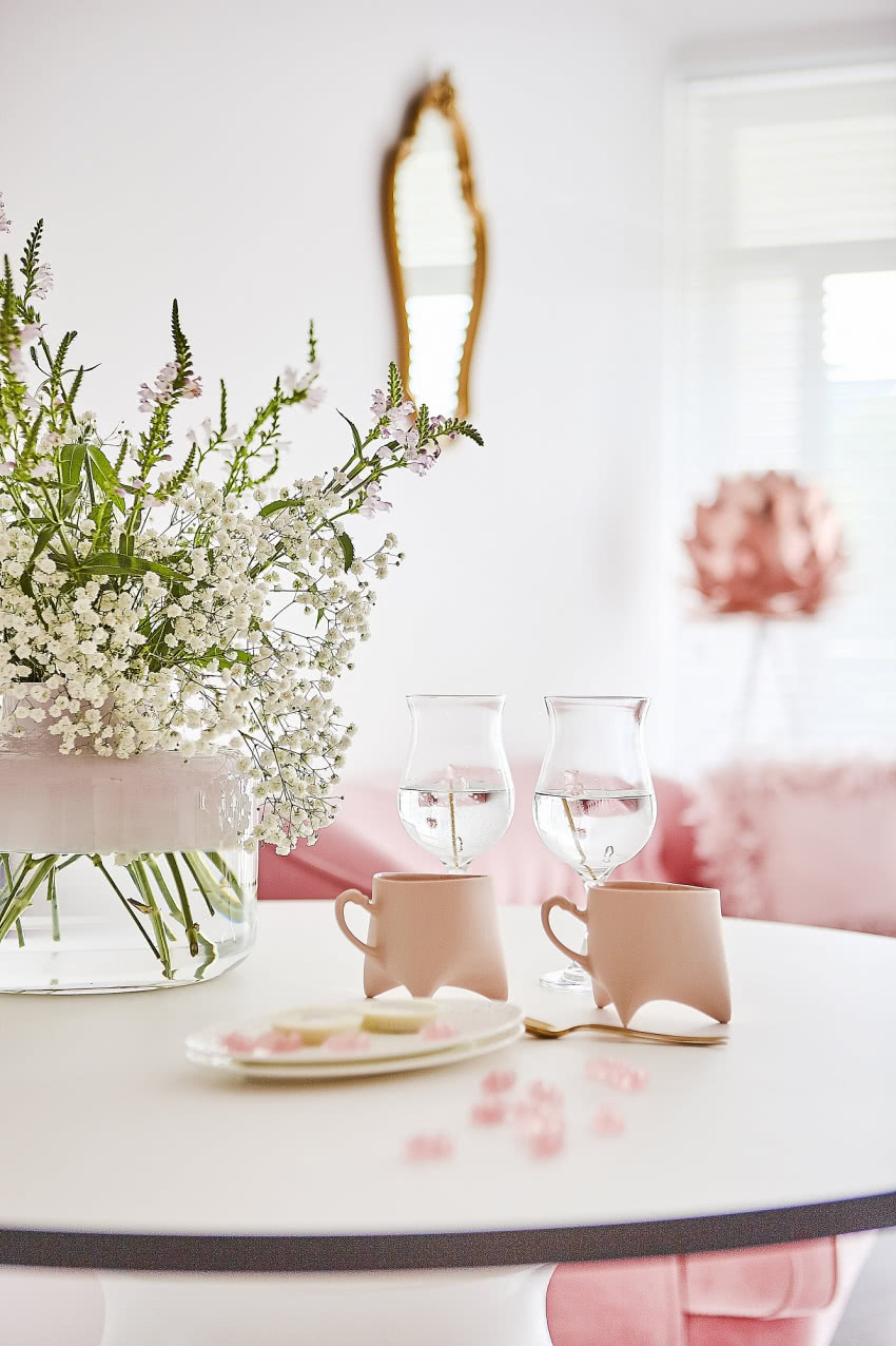 Nawiązania do klasyki,
a...