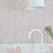 Pudrowe mieszkanie projektantki