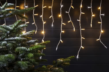 Kurtyna świetlna na Boże Narodzenie - pomysły na aranżacje