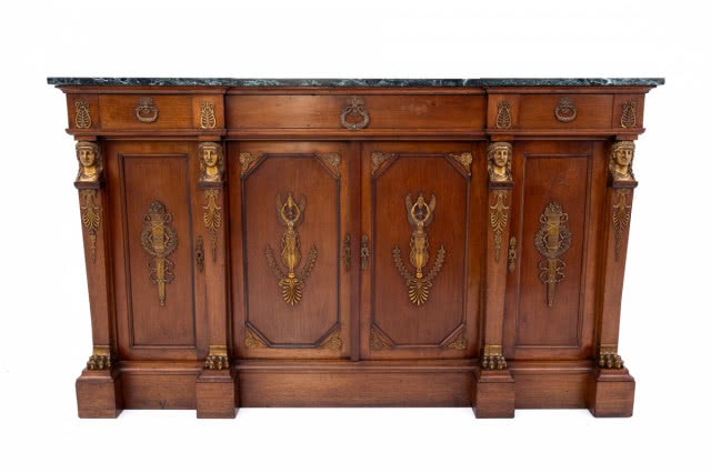 ciężka komoda bez nóżek