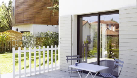 V33 Direct Protect - jedna farba na wiele powierzchni