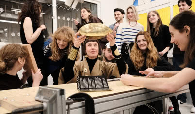 Biżuteria dla domu - pomost między nowoczesnością i tradycją. Czyli co projektantka Anna Orska robiła w Piechowicach?