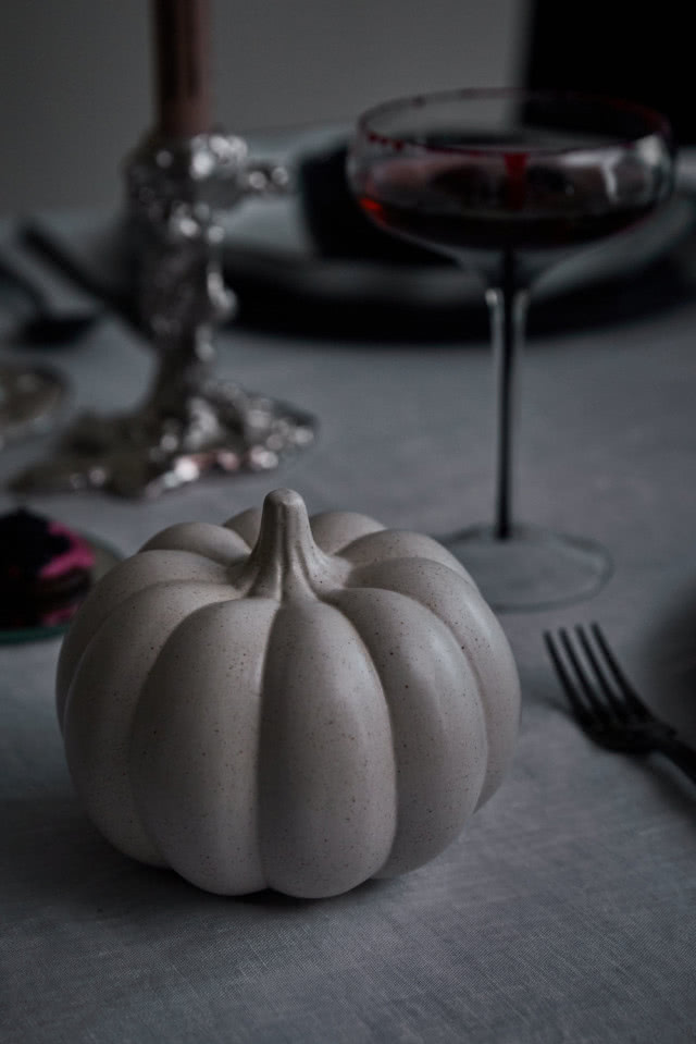 dynie ceramiczne do dekoracji stołu