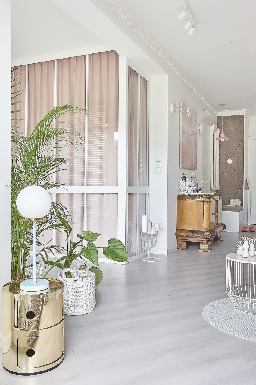 W zaprojektowanej przez
Gabę metalowej...